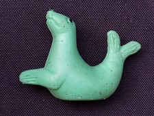 Glup's-ville : figurine publicitaire glup's Esso 1970 - Monsieur Phoque - vert