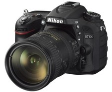 Nikon D7100 18-200 VR II Lens Kit