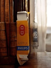 Tube radio ancien vintage avec boîte d'origine, non testé, objet de collection r