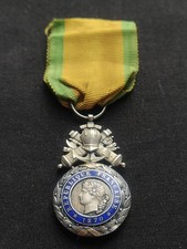 SUPERBE ET RARE MÉDAILLE