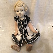 Poupée ancienne mignonnette Tout En Porcelaine  Bisque 17 Cm