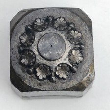 OUTIL MATRICE A EMBOUTIR EN