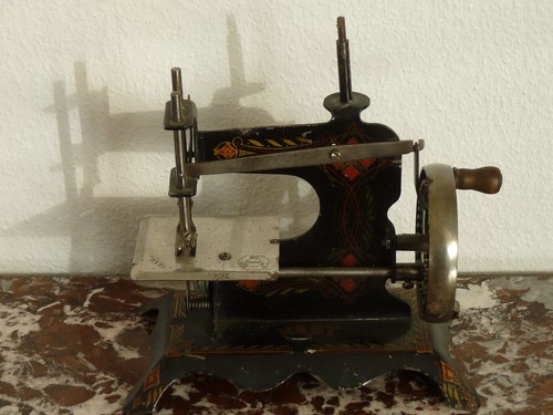 Ancienne petite machine - ancienne,