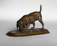 STATUETTE EN  BRONZE D'UN CHIEN DE CHASSE XIXème