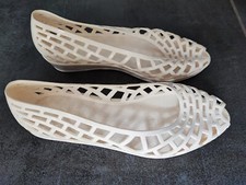 CHAUSSURES de plage blanches