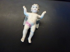 ange de crèche à suspendre XIXème,biscuit polychrome,H 75mm,P 25g