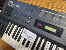 Clavier synthétiseur numérique Yamaha DX7S bon état batterie neuve Japon