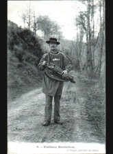 LA CHATRE (36) JOUEUR de VIELLE début 1900