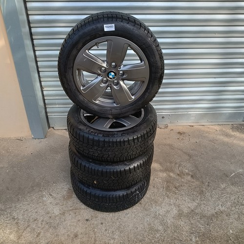 Roues avec pneus jantes with - roues,