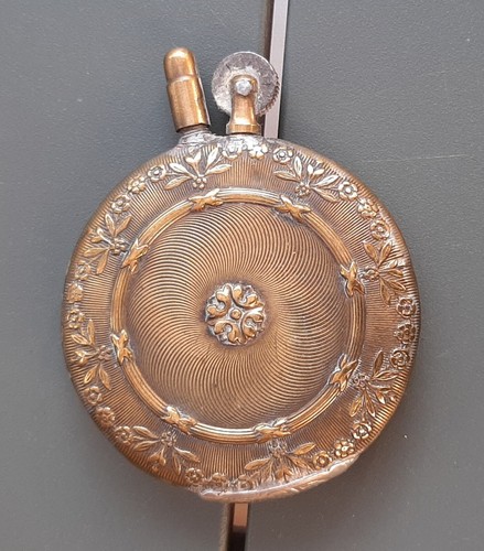Beau briquet artisanat poilu - beau,