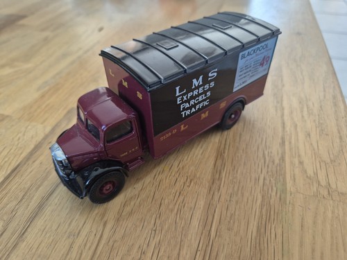 Corgi bedford series van - corgi, o