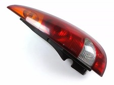 Feu arriere principal droit