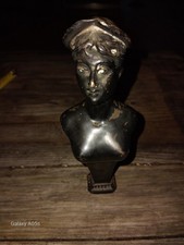 Buste 14 Cm Signe M  Cailleaux