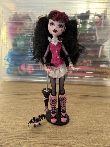 Monster high draculaura 1st - monster,