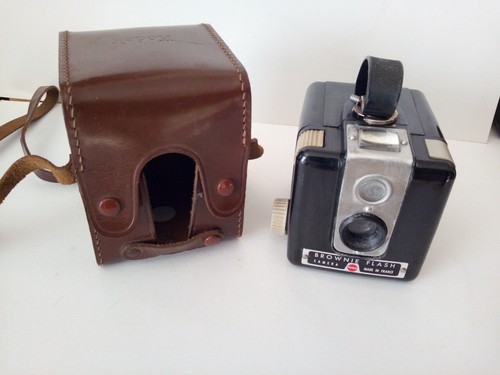 Brownie flash camera - flash,
