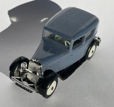 PEUGEOT 201 n° 6 - NOREV - échelle 1/43 - Très bon état - Couleur RARE