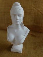 BUSTE EN PLATRE MARIANNE 29cm