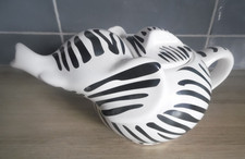 LBC M10/  MARQUE ELEPHANT DEPUIS 1896..THEIERE ZEBRE..ANNEE 2000 PARFAIT ETAT