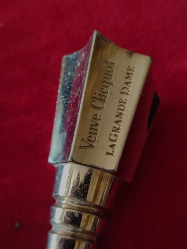 Champagne bouchon veuve - ,