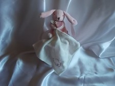 Doudou lapin rose, mouchoir, boite musicale, Doudou et compagnie (cie)