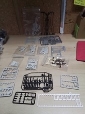 ECHELLE HO. MAQUETTE DECOR FENETRES GOUTTIERES DEVANTURES ACCESSOIRES. JOLI LOT