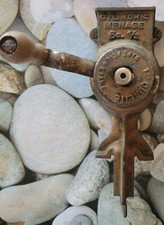 ANCIENNE RÂPE A FROMAGE OU