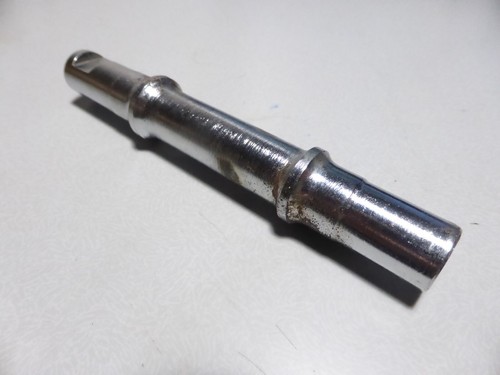 Nos axe clavette pédalier