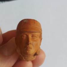 FOURNEAU DE PIPE ANCIEN EN TERRE CUITE JEUNE HOMME A LA CASQUETTE XIXème