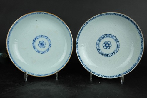 Assiettes chinoises sculptées