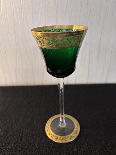 Verre vin modèle - à,