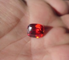 SAPHIR VERNEUIL MANDARINE COUSSIN 12 X 10 mm qualité joaillerie