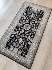 Tapis vintage en laine noué