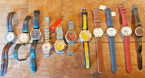 Lot montres - de, 11