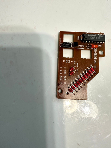 Signal indicator assembly for - signal,