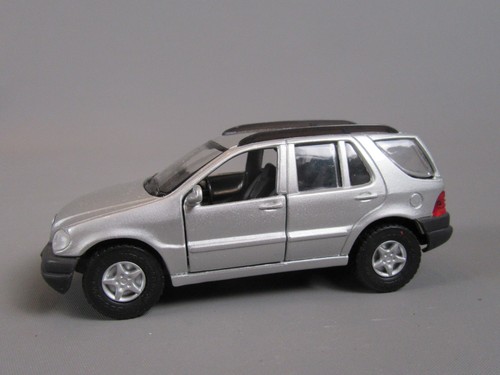 D664 maisto mercedes - maisto,