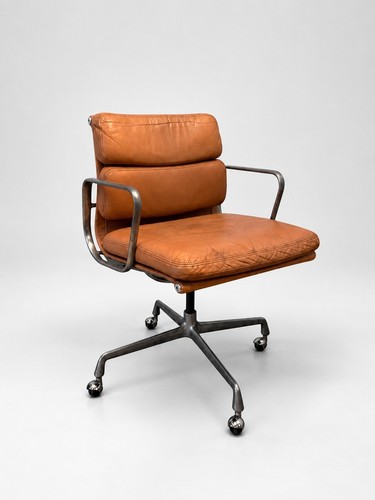 Charles ray eames ea 208 - ray,