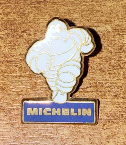 Pin doré michelin - pin’s, "