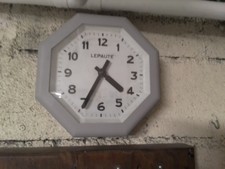 horloge L'épaule  de gare sncf