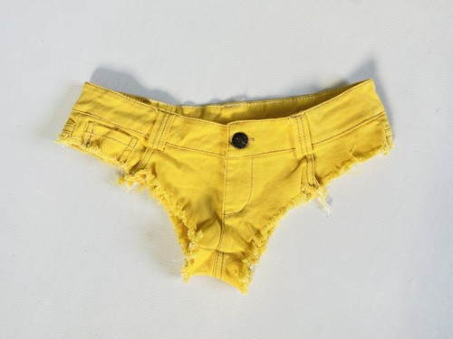 Micro short effiloché sexy