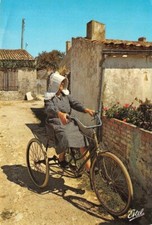La Côte Atlantique - La grand-mère EN tricycle
