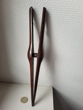 Ancienne pince à gants en bois objet de métier gantier art populaire 29 cm