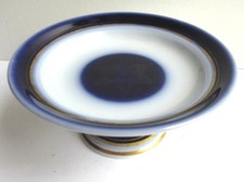 Coupe baguier sur piédouche, porcelaine bleue, blanche et or: Bayeux Valentine