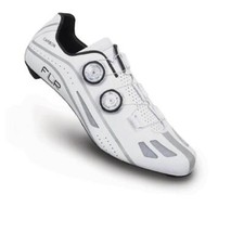 Paire chaussures pour vélo