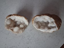 lot 2 roches de cristaux brillants.géodes cristal de quartz.