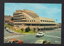 CHOLET (49) CITROEN 2CV & GS ,RENAULT 4L & R16 , PEUGEOT 404 à la MAIRIE animée