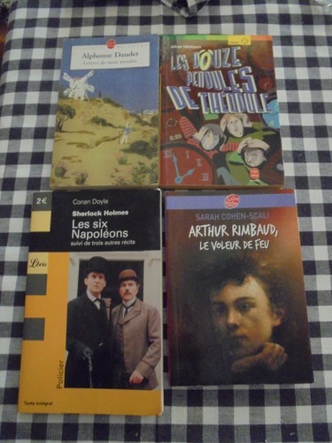 Livre poche scolaire - livre,