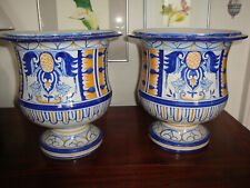 PAIRE DE VASQUES EN FAIENCE DE