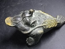 grenouille en bronze signée
