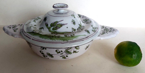 Rare faience moustier - de,