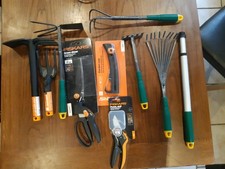 LOT DE 10 OUTILS DE JARDIN NEUF